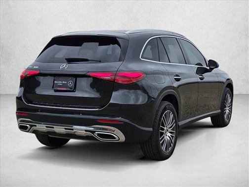 Graphite Grey Metallic 2026 Mercedes-Benz GLC 300 Base