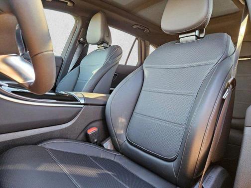 Graphite Grey Metallic 2026 Mercedes-Benz GLC 300 Base