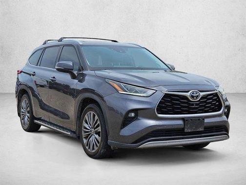 Magnetic Gray Metallic 2022 Toyota Highlander Platinum
