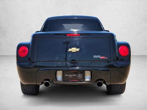 Smokin Asphalt 2003 Chevrolet SSR LS