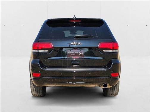 2022 Jeep Grand Cherokee Laredo
