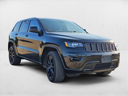 2022 Jeep Grand Cherokee Laredo