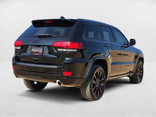 2022 Jeep Grand Cherokee Laredo