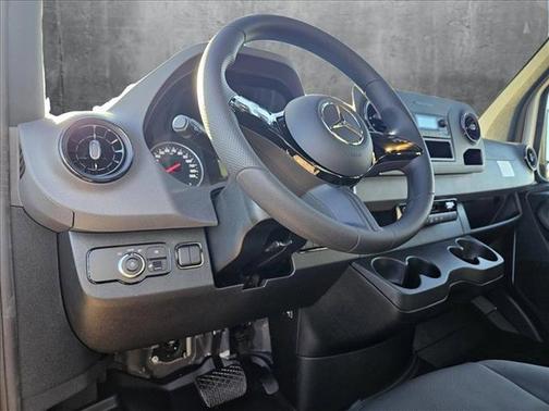 2025 Mercedes-Benz Sprinter 2500 Standard Roof