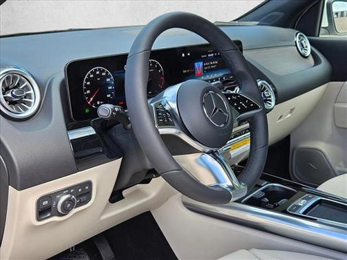 Polar White 2026 Mercedes-Benz GLA 250 4MATIC