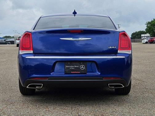 2021 Chrysler 300 Touring