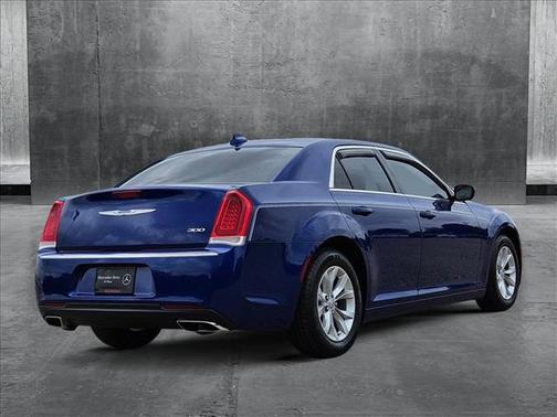 2021 Chrysler 300 Touring