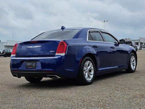 2021 Chrysler 300 Touring