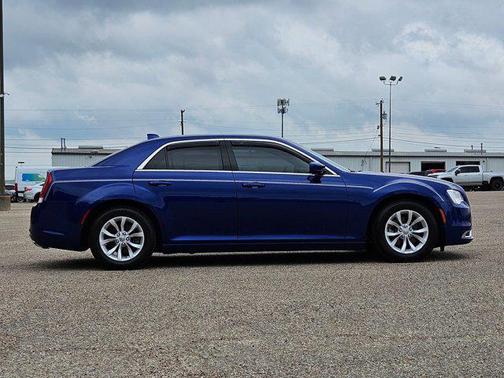 2021 Chrysler 300 Touring