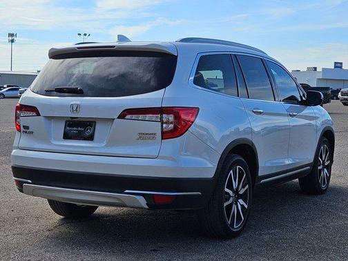 Platinum White Pearl 2020 Honda Pilot Touring 8-Passenger