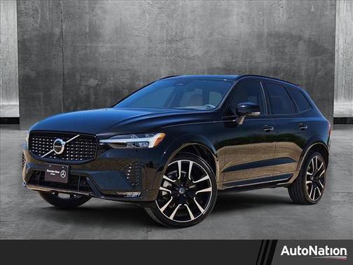 2023 Volvo XC60 B5 Ultimate Dark Theme