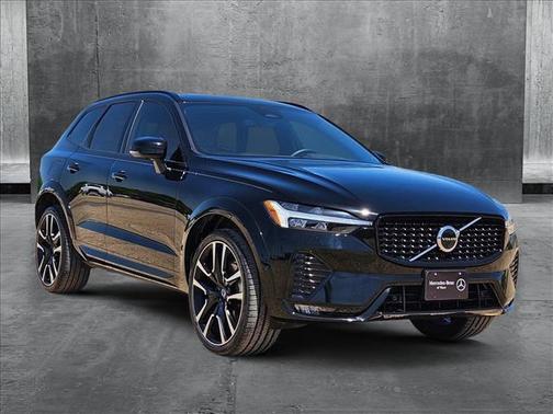 2023 Volvo XC60 B5 Ultimate Dark Theme