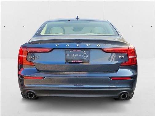 2020 Volvo S60 T5 Momentum