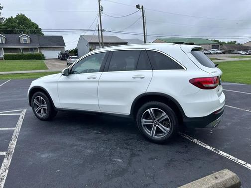 White 2018 Mercedes-Benz GLC 300 4MATIC