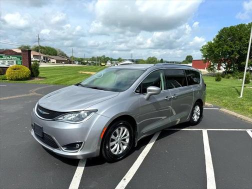 2018 Chrysler Pacifica Touring-L