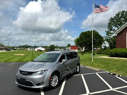 2018 Chrysler Pacifica Touring-L