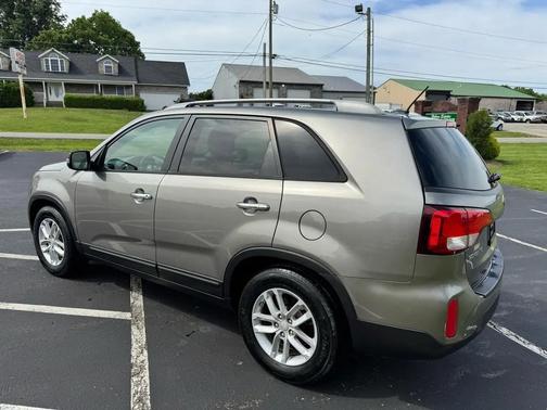 Gray 2015 Kia Sorento LX