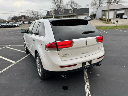 2011 Lincoln MKX Base