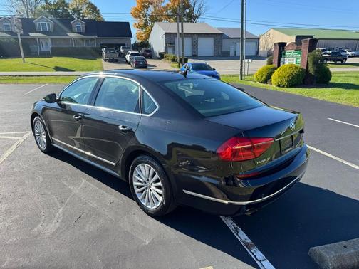 2016 Volkswagen Passat 1.8T SE