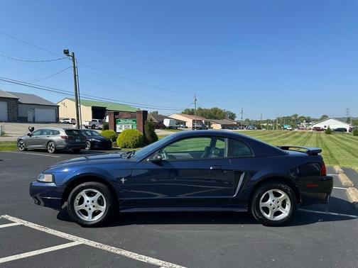 2002 Ford Mustang Base