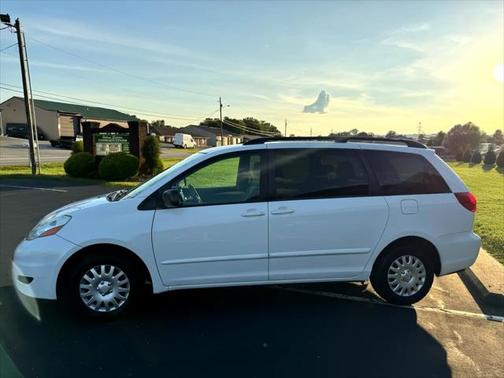 2010 Toyota Sienna LE