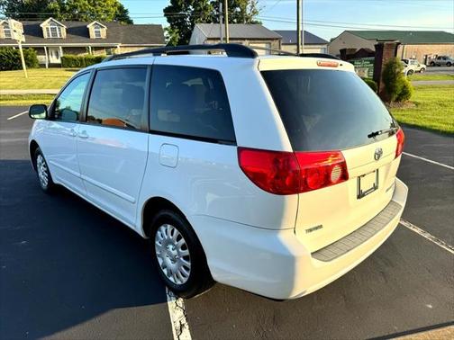 2010 Toyota Sienna LE