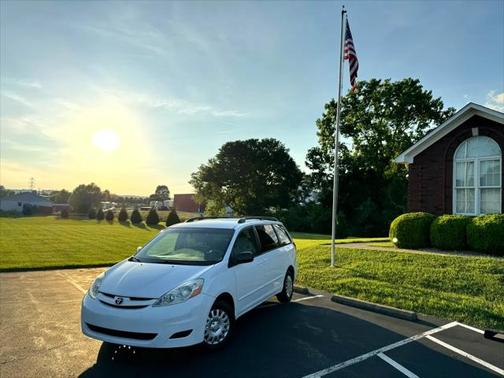 2010 Toyota Sienna LE