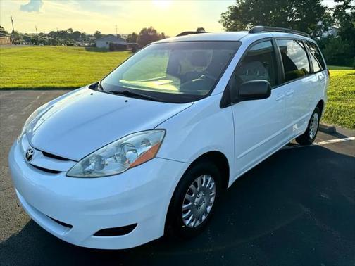 2010 Toyota Sienna LE