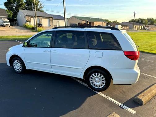 2010 Toyota Sienna LE