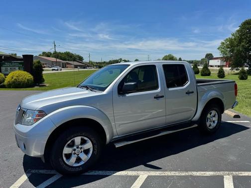 Silver 2013 Nissan Frontier SV