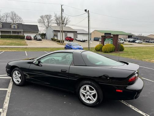 1999 Chevrolet Camaro Base