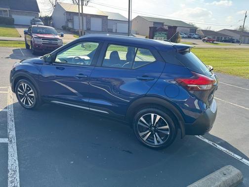2019 Nissan Kicks SR