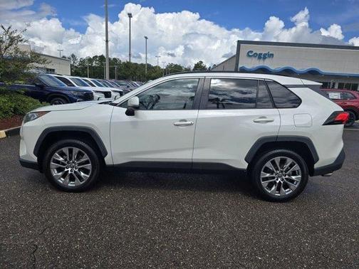 2021 Toyota RAV4 XLE Premium