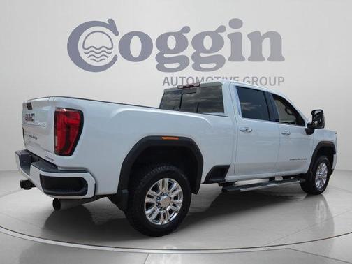 Summit White 2022 GMC Sierra 2500 Denali