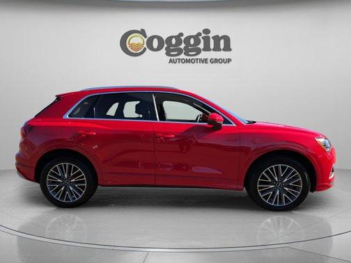 2022 Audi Q3 40 Premium