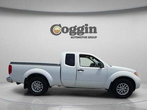Glacier White 2018 Nissan Frontier SV