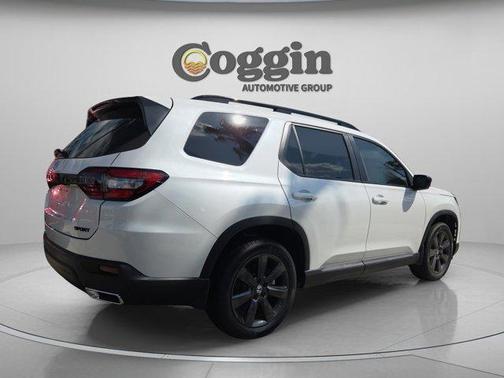 Platinum White Pearl 2025 Honda Pilot Sport