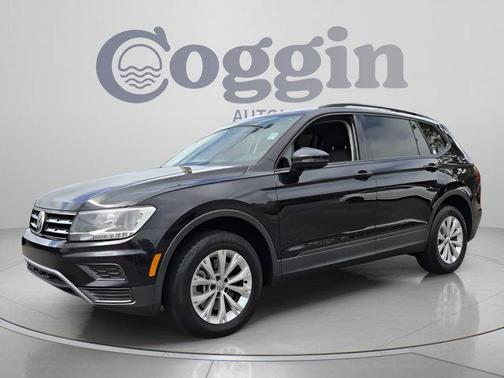 Deep Black Pearl Effect 2020 Volkswagen Tiguan 2.0T S