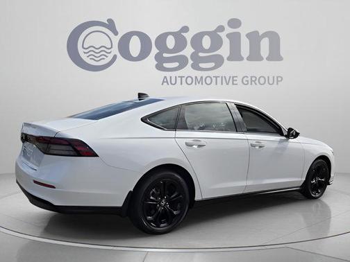 Solar Silver Metallic 2025 Honda Accord SE