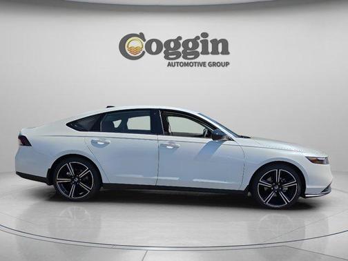 Solar Silver Metallic 2026 Honda Accord SE