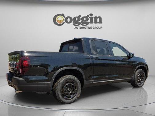 Crystal Black Pearl 2026 Honda Ridgeline TrailSport+