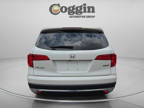 White Diamond Pearl 2017 Honda Pilot Touring