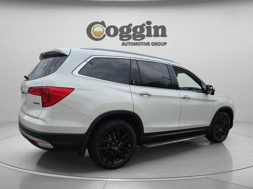 White Diamond Pearl 2017 Honda Pilot Touring