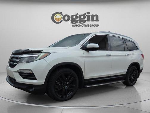 White Diamond Pearl 2017 Honda Pilot Touring