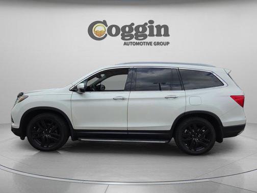 White Diamond Pearl 2017 Honda Pilot Touring