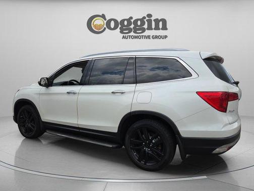 White Diamond Pearl 2017 Honda Pilot Touring
