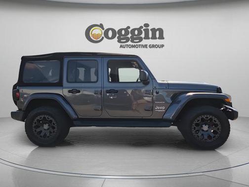 Granite Crystal Clearcoat Metallic 2018 Jeep Wrangler Unlimited Sahara