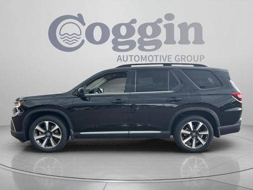 Crystal Black Pearl 2024 Honda Pilot Elite