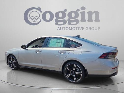 Solar Silver Metallic 2026 Honda Accord SE