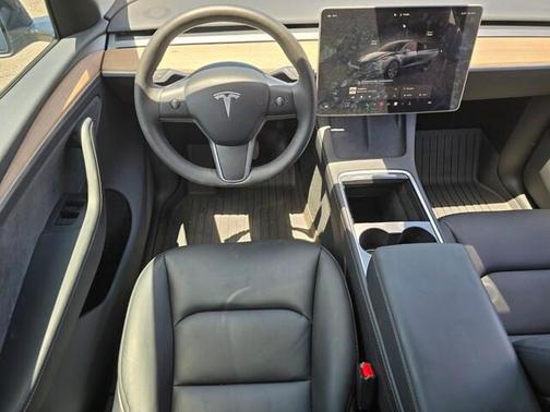 2025 Tesla Model Y Long Range